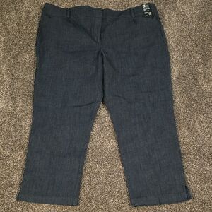 New York & Company Avenue Dark Blue Capris